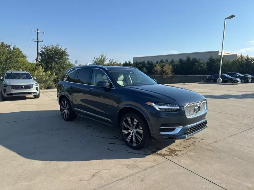 2024 Volvo XC90 Plus photo 1