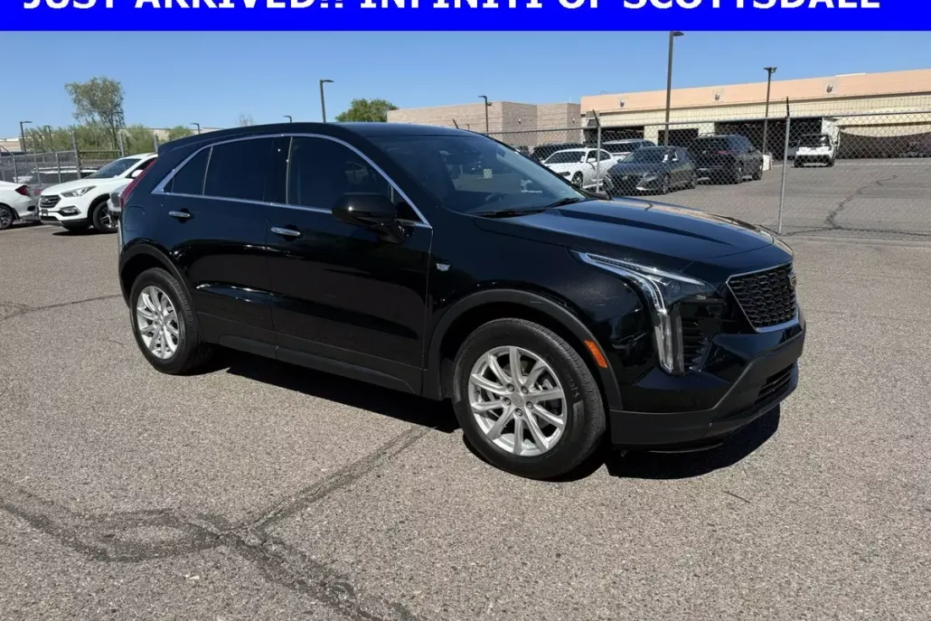 2023 Cadillac XT4 Luxury photo 1