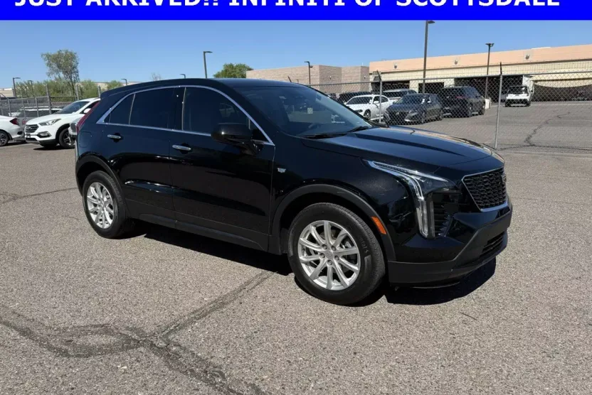 2023 Cadillac XT4 Luxury photo 1