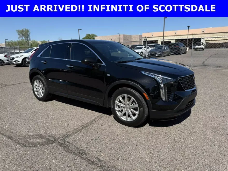 2023 Cadillac XT4 Luxury photo 1