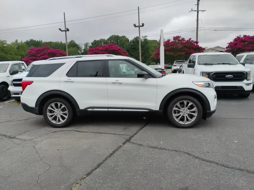 2023 Ford Explorer Limited photo 1