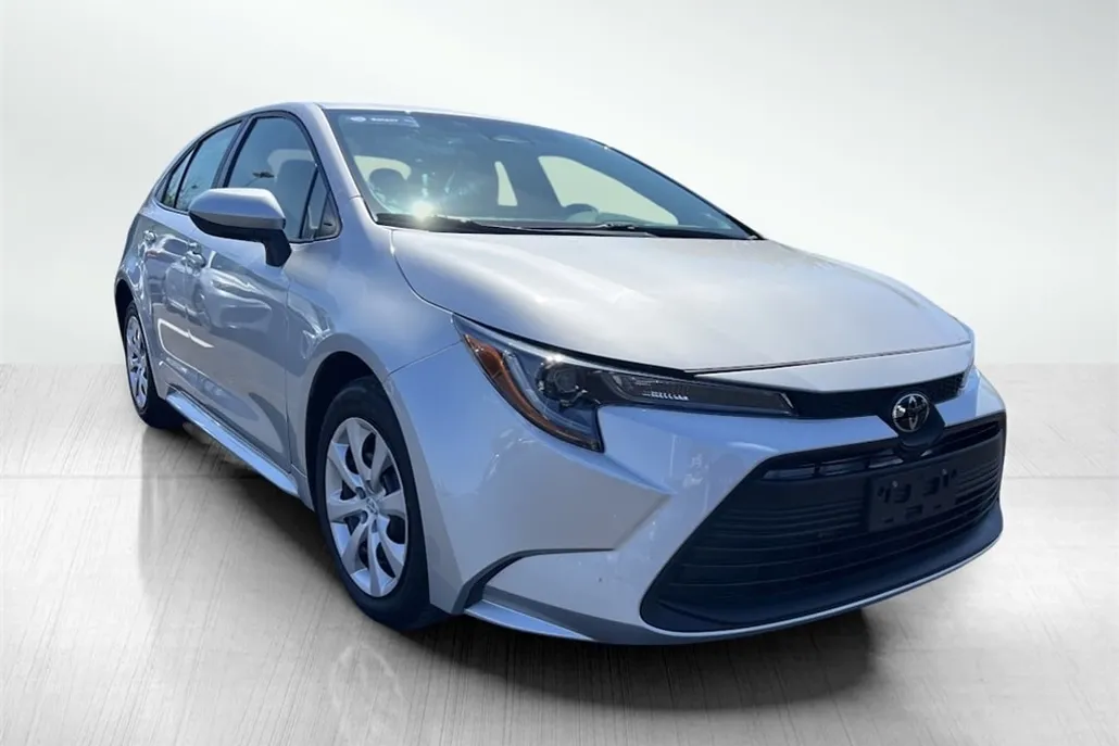 2024 Toyota Corolla LE photo 1