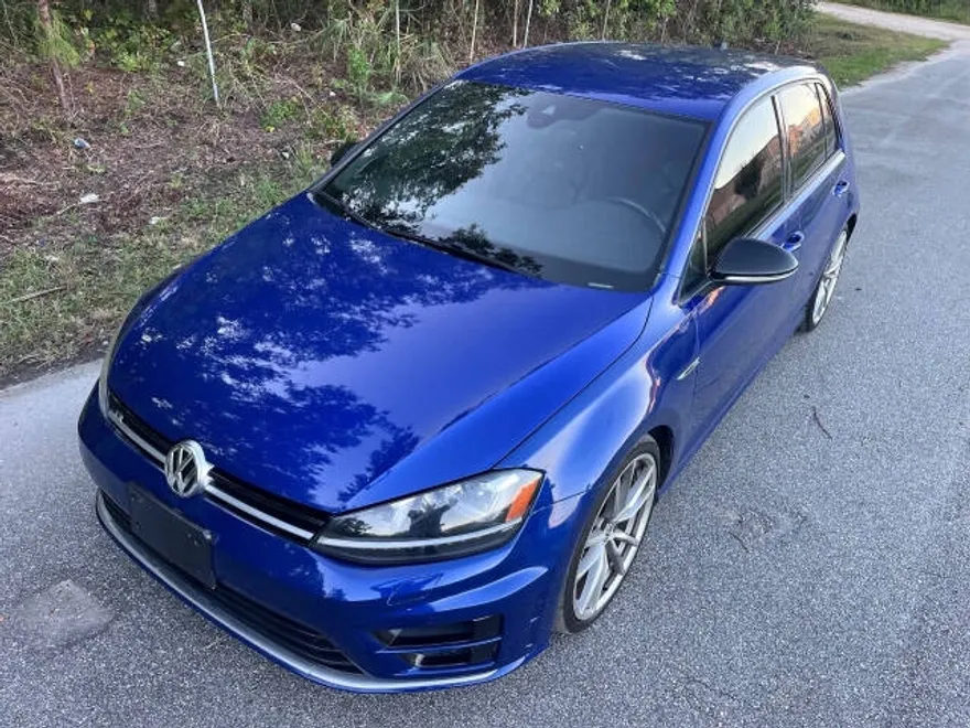 2017 Volkswagen Golf R 4Motion photo 1