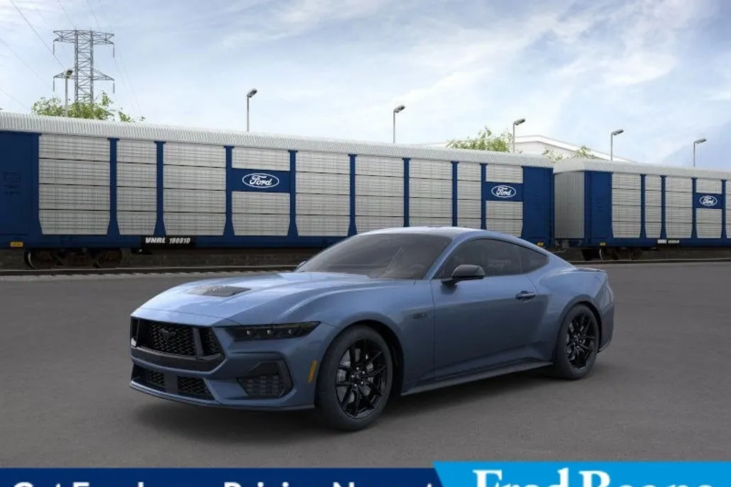 2025 Ford Mustang GT photo 1
