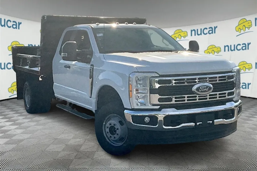 2025 Ford F-350 photo 1