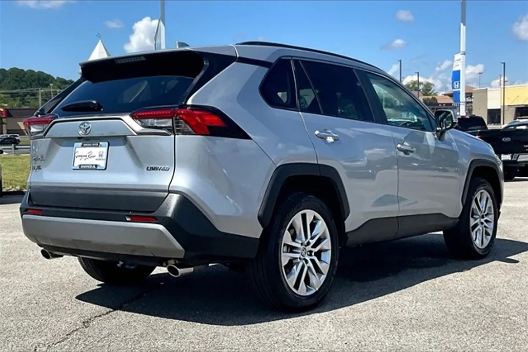 2024 Toyota RAV4 Limited photo 1