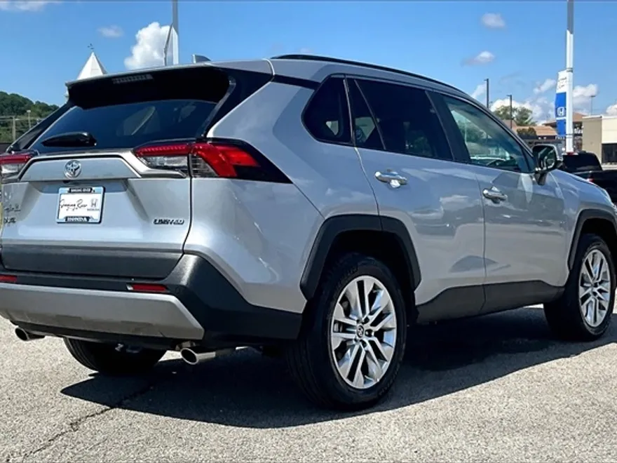 2024 Toyota RAV4 Limited photo 1