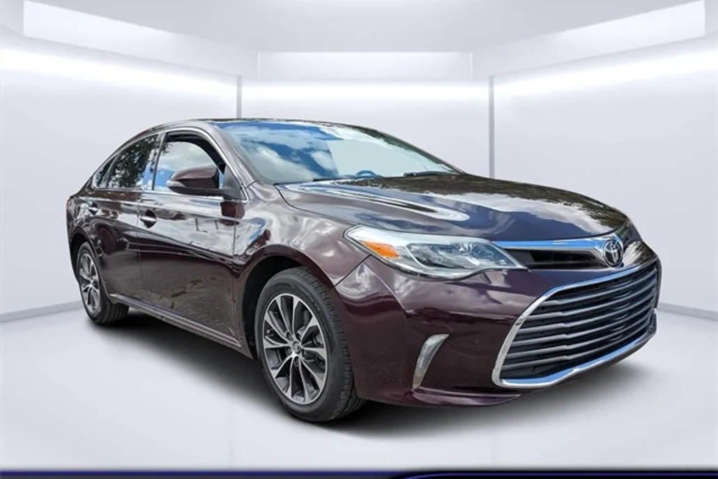 2018 Toyota Avalon XLE Premium photo 1