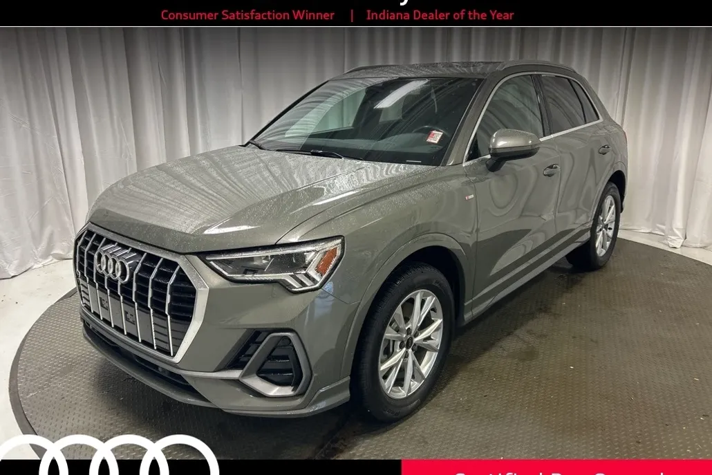 2024 Audi Q3 45 TFSI S line Premium photo 1