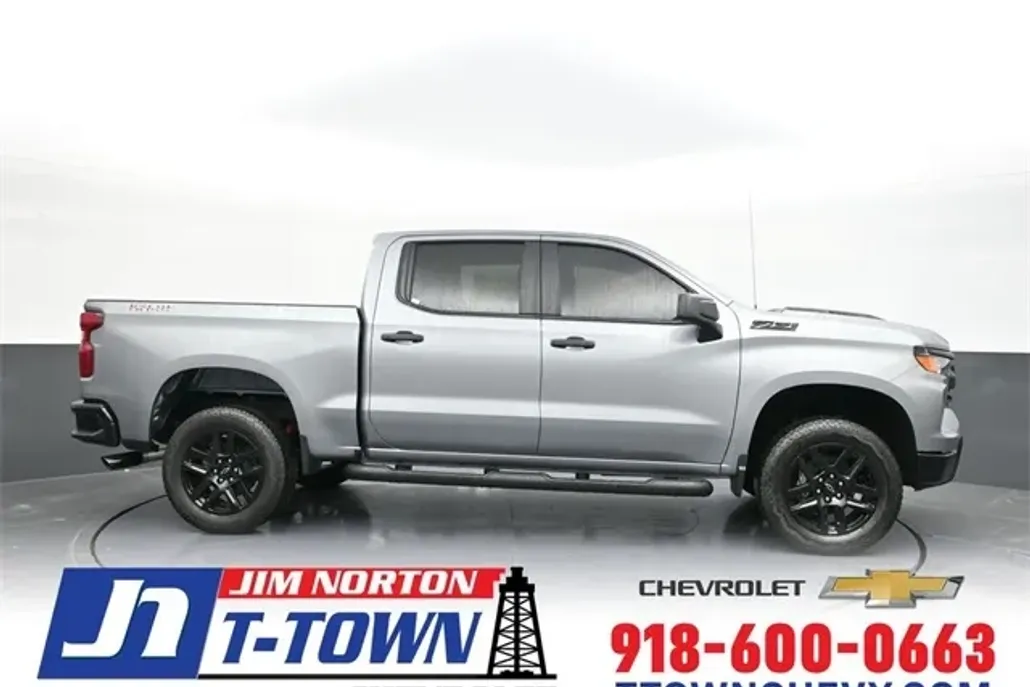 2025 Chevrolet Silverado 1500 Custom Trail Boss photo 1