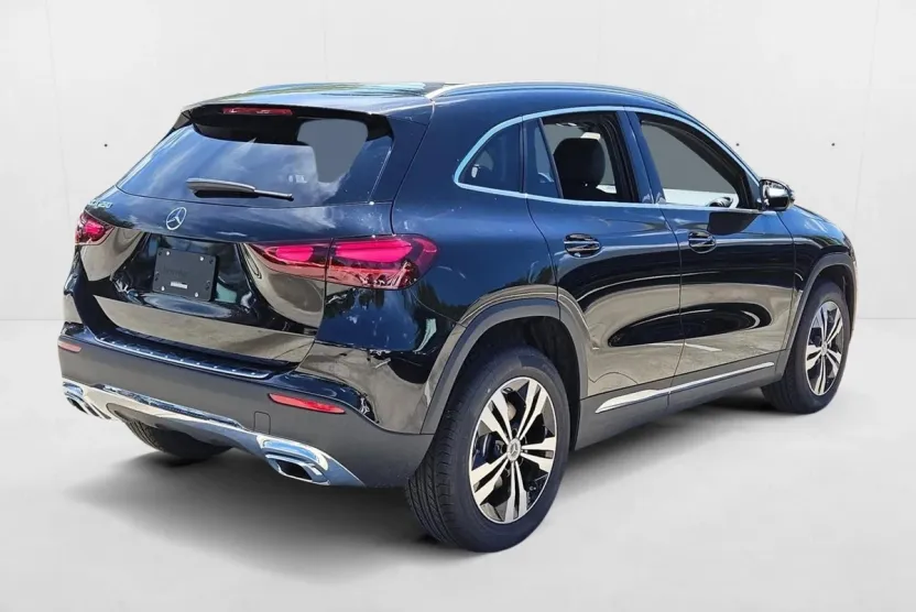 2026 Mercedes Benz GLA 250 photo 1