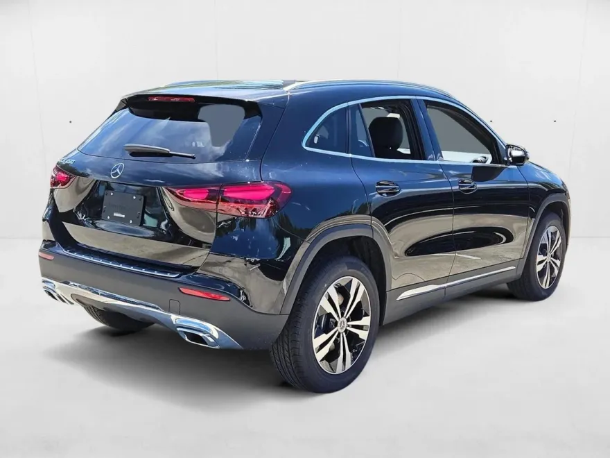 2026 Mercedes Benz GLA 250 photo 1