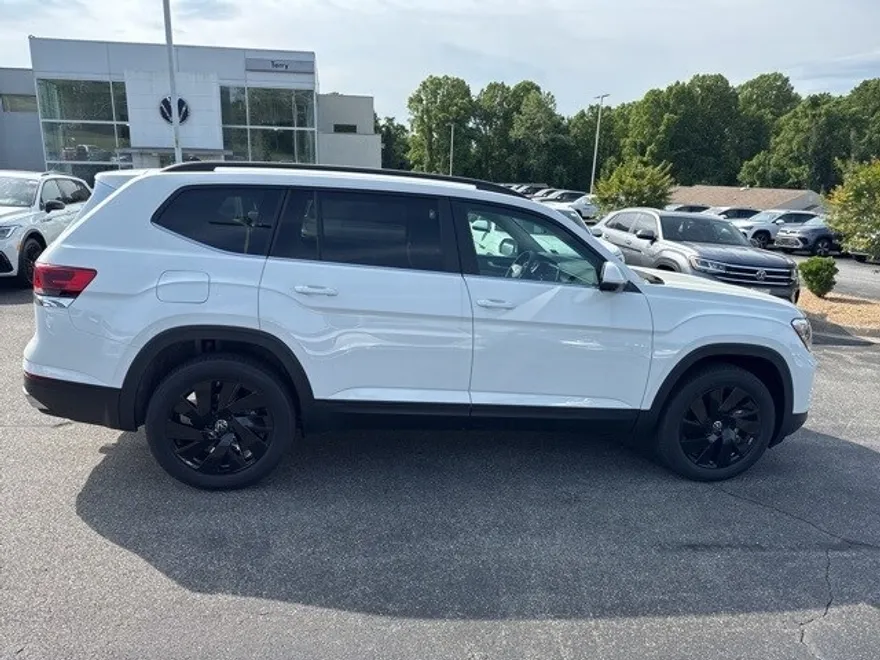 2025 Volkswagen Atlas SE Technology photo 1