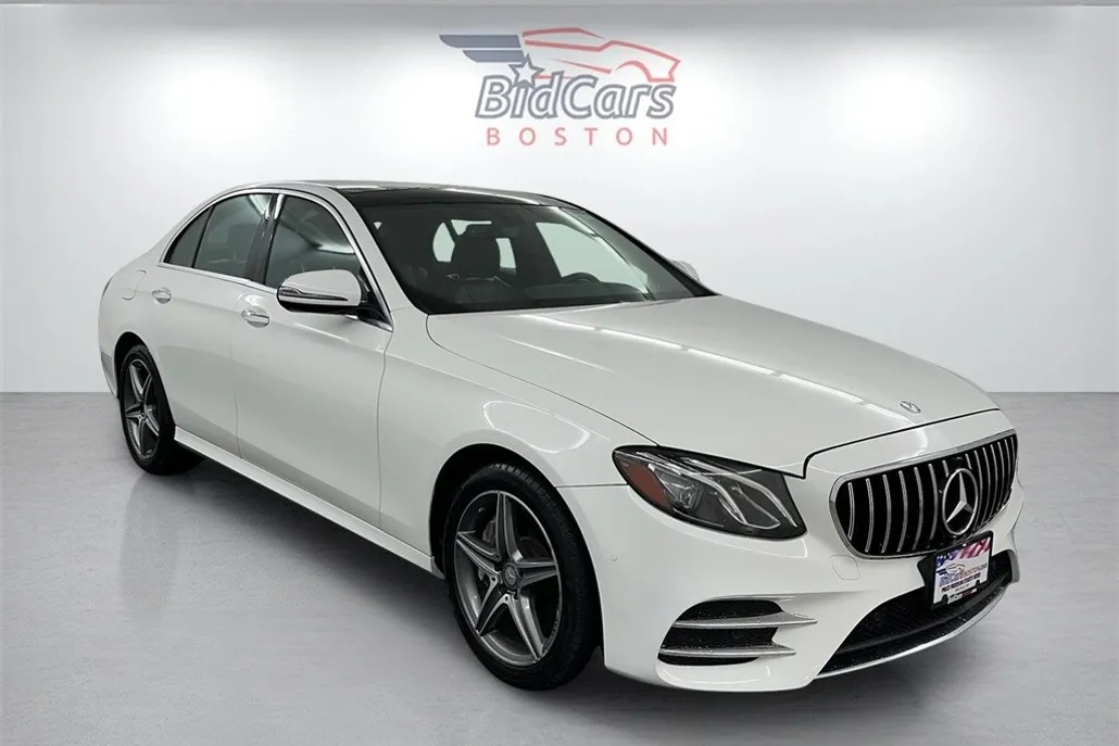2017 Mercedes Benz E 300 Sedan photo 1
