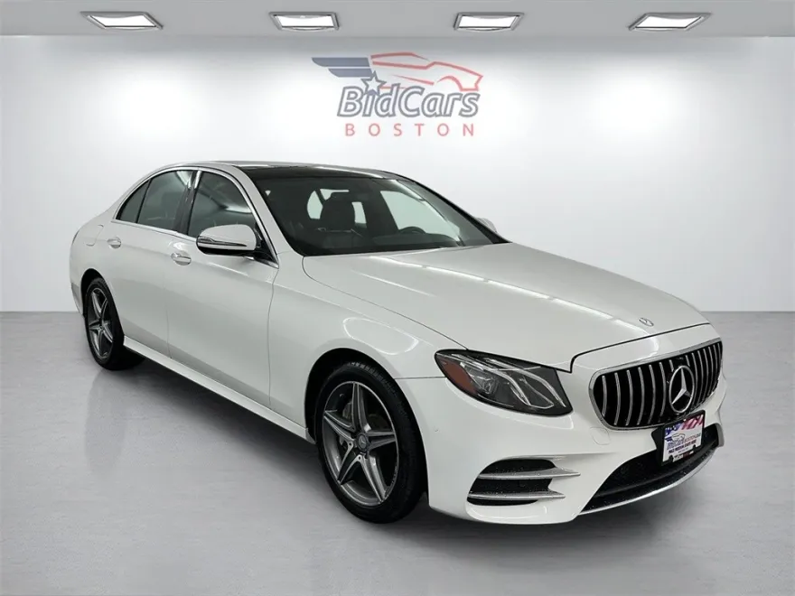 2017 Mercedes Benz E 300 Sedan photo 1