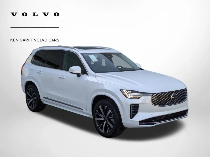 2025 Volvo XC90 Core photo 1