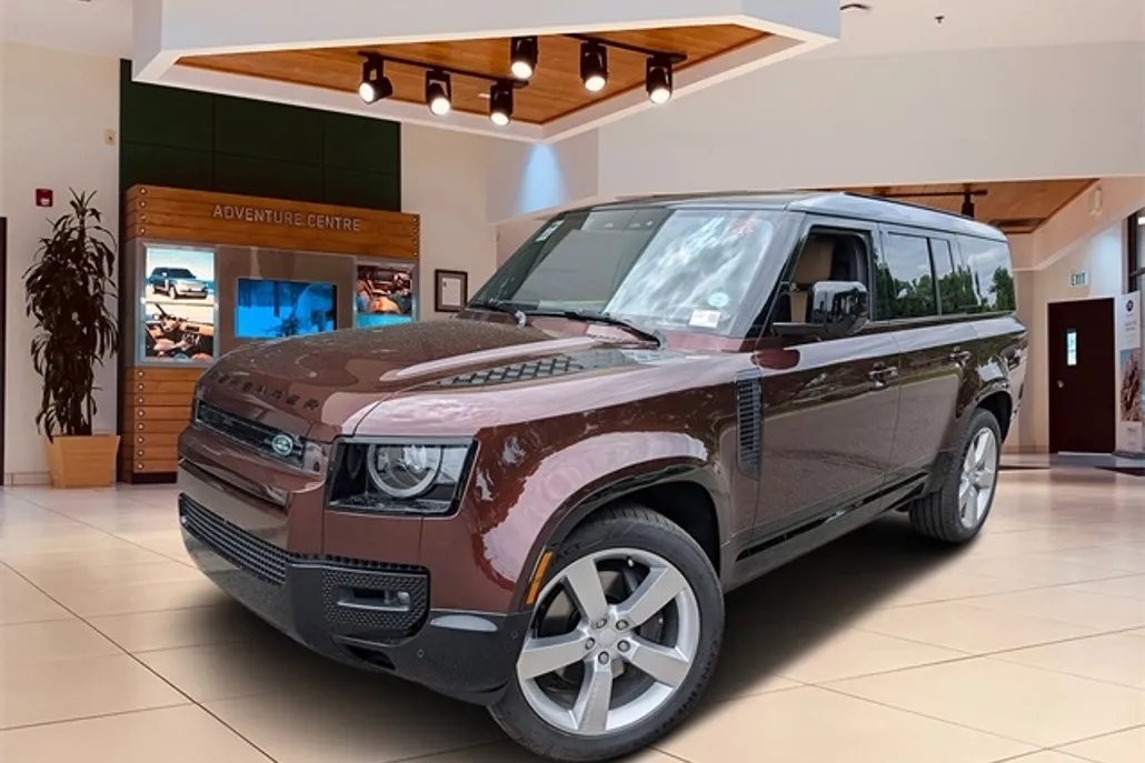 2025 Land Rover Defender 130 X-Dynamic SE photo 1