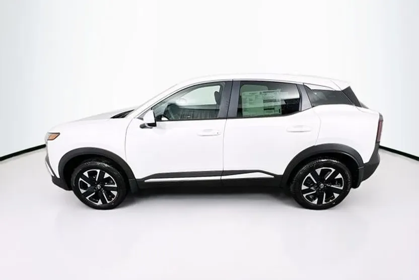 2025 Nissan Kicks SV photo 1