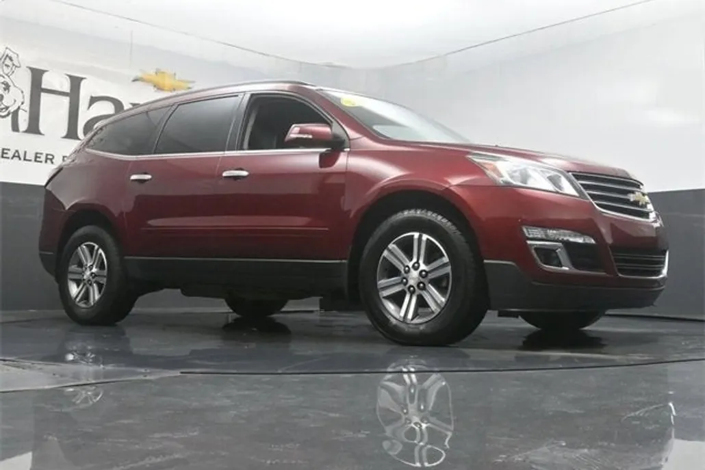 2017 Chevrolet Traverse 2LT photo 1