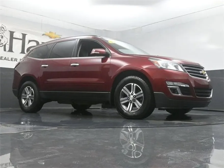 2017 Chevrolet Traverse 2LT photo 1