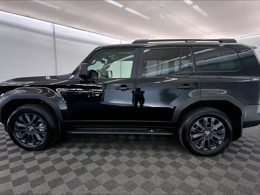 2025 Toyota Land Cruiser Base photo 1
