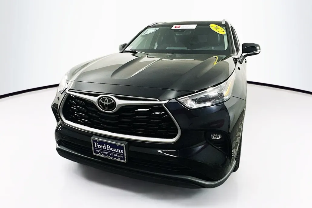 2022 Toyota Highlander XLE photo 1