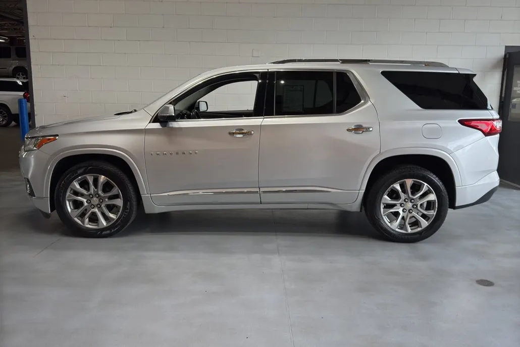 2020 Chevrolet Traverse Premier photo 1