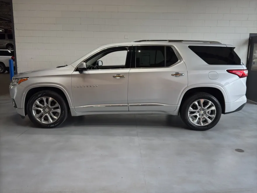 2020 Chevrolet Traverse Premier photo 1
