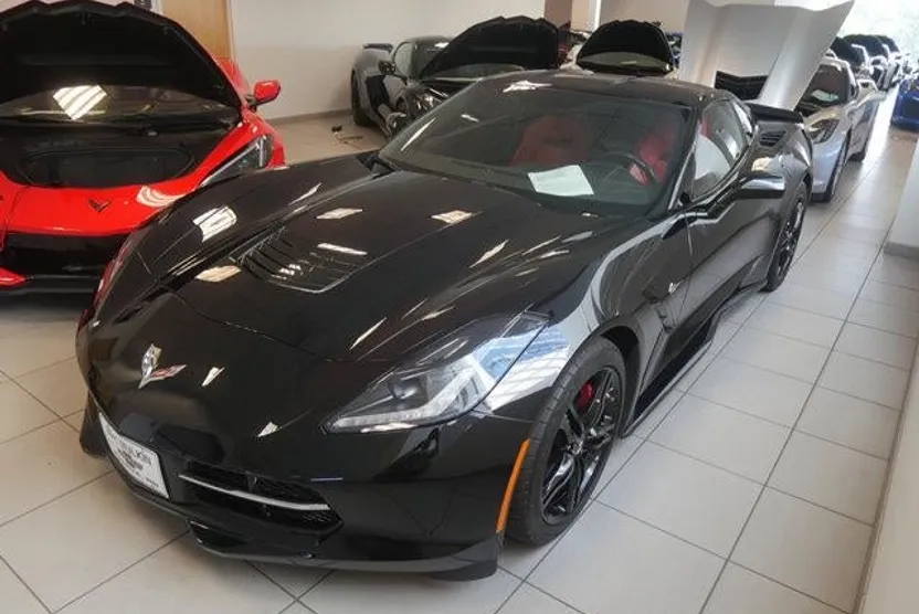 2017 Chevrolet Corvette Stingray 1LT photo 1