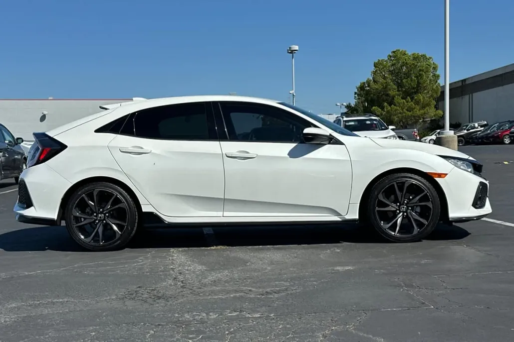 2018 Honda Civic Hatchback Sport photo 1