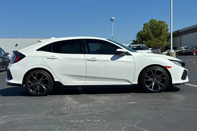 2018 Honda Civic Hatchback Sport photo 1