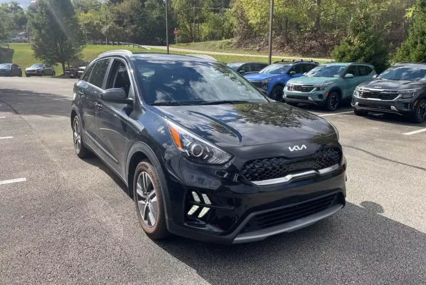 2022 Kia Niro LXS photo 1