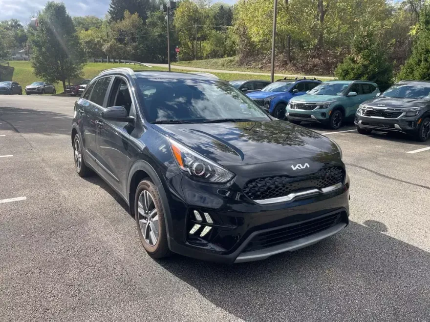 2022 Kia Niro LXS photo 1