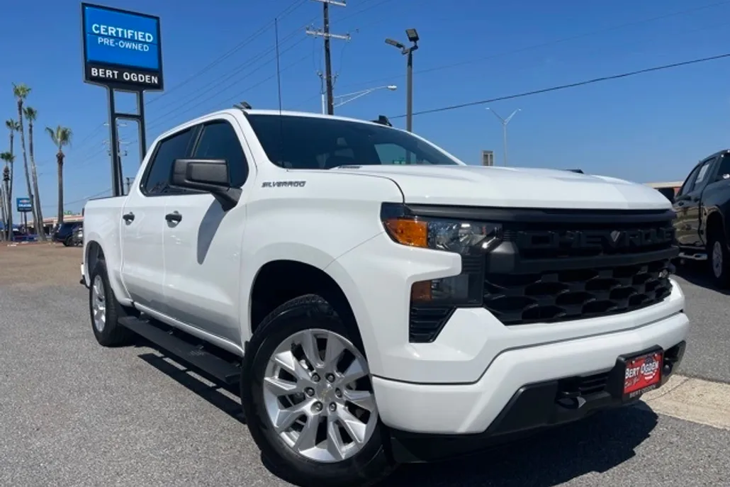 2024 Chevrolet Silverado 1500 Custom photo 1