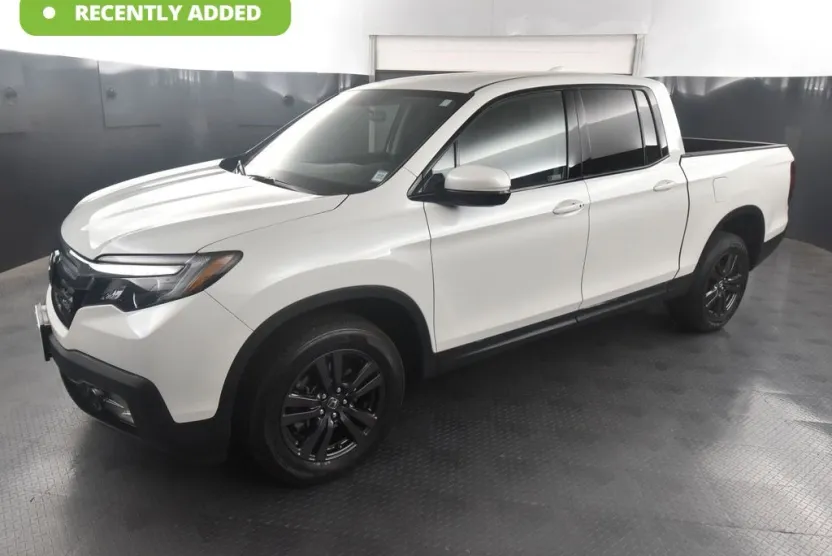 2019 Honda Ridgeline Sport photo 1