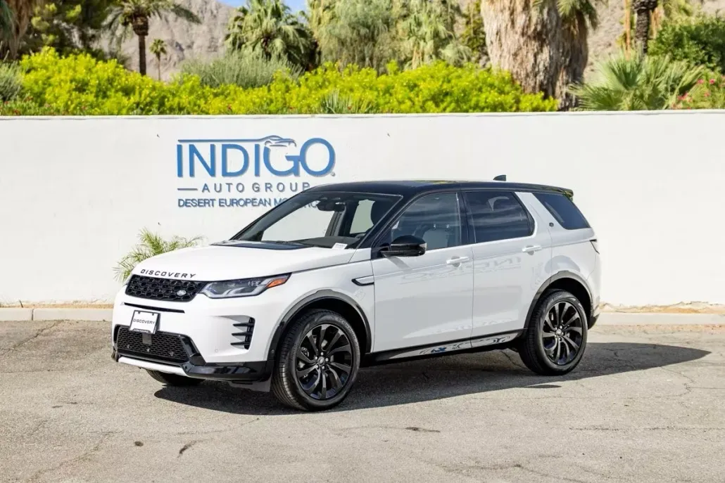 2024 Land Rover Discovery Sport SE photo 1