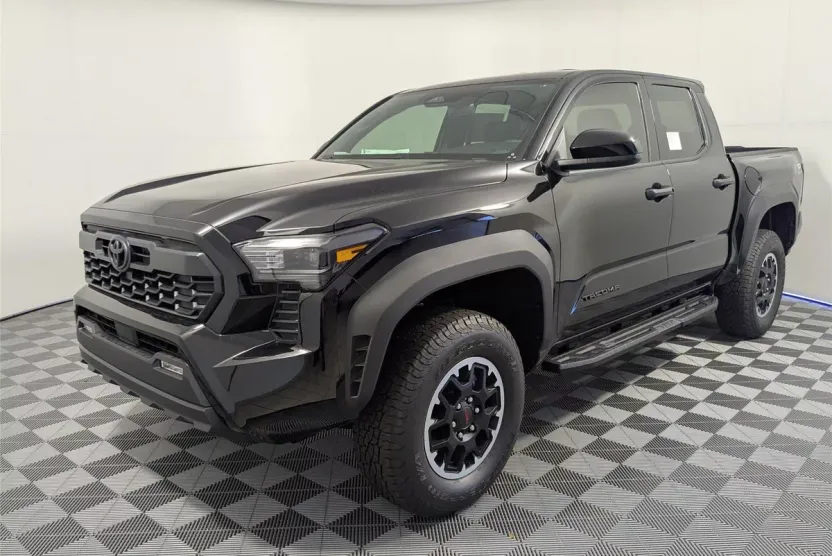 2025 Toyota Tacoma TRD Off-Road Double Cab photo 1