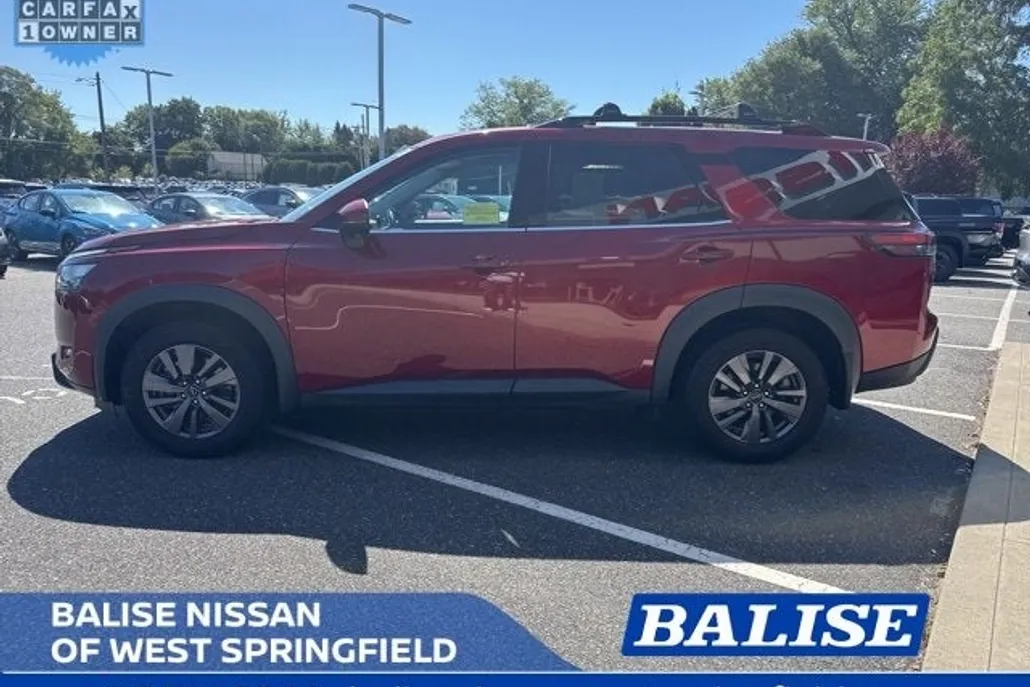 2023 Nissan Pathfinder SV photo 1