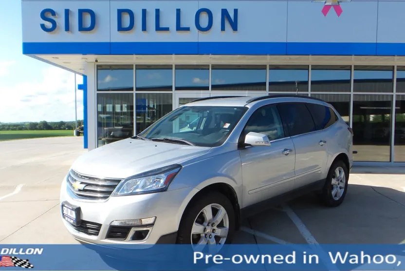 2017 Chevrolet Traverse 1LT photo 1