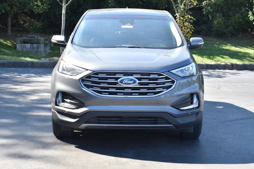 2022 Ford Edge Titanium photo 1