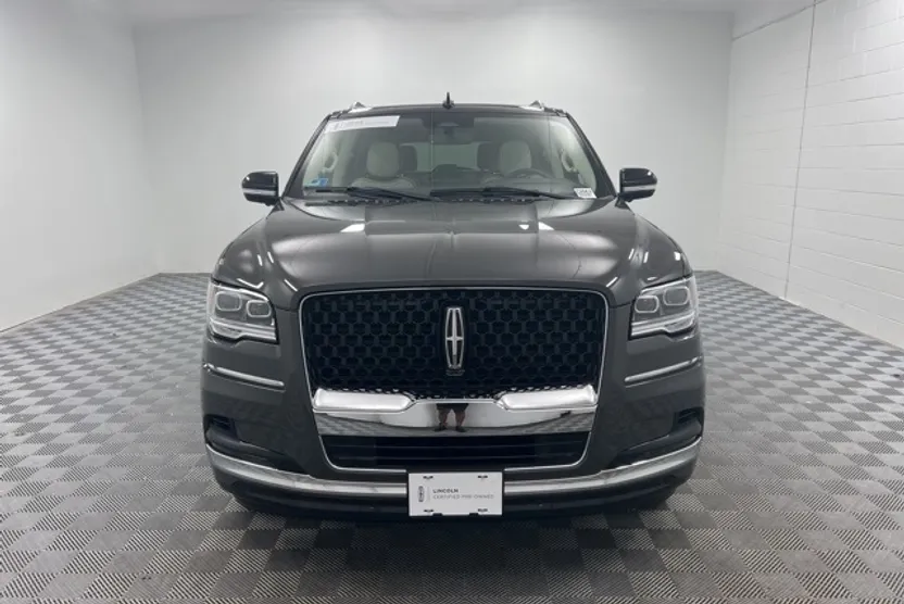 2023 Lincoln Navigator Black Label photo 1