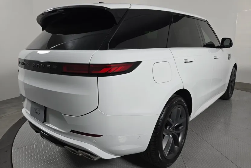 2025 Land Rover Range Rover Sport SE photo 1