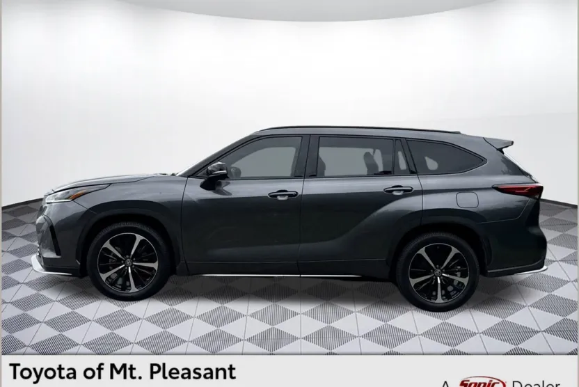 2021 Toyota Highlander XSE photo 1