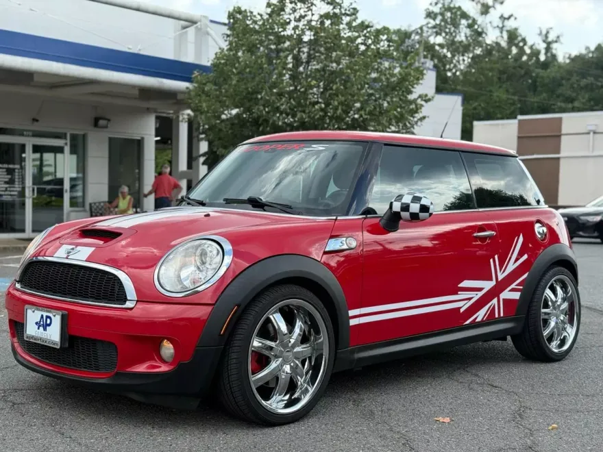 2009 Mini Cooper Hardtop S photo 1