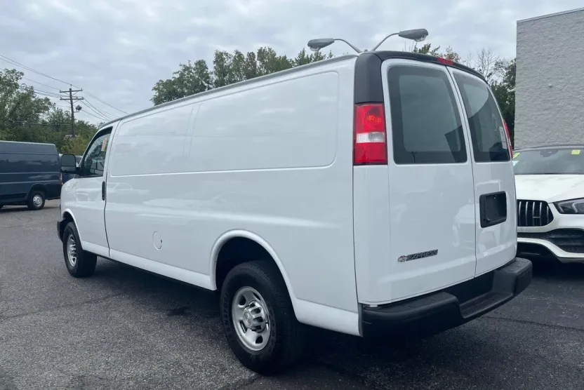 2020 Chevrolet Express Cargo photo 1