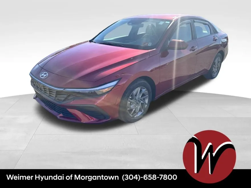2024 Hyundai Elantra SEL photo 1