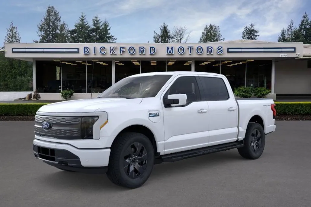 2025 Ford F-150 Lightning Lariat photo 1