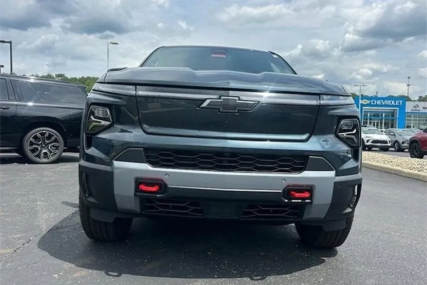 2026 Chevrolet Silverado EV Trail Boss photo 1