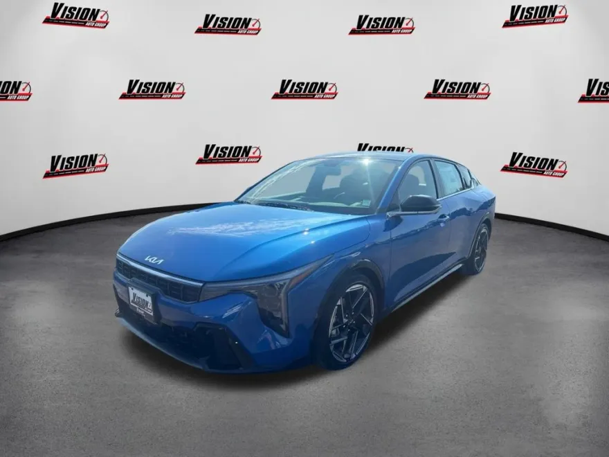 2025 Kia K4 GT-Line photo 1