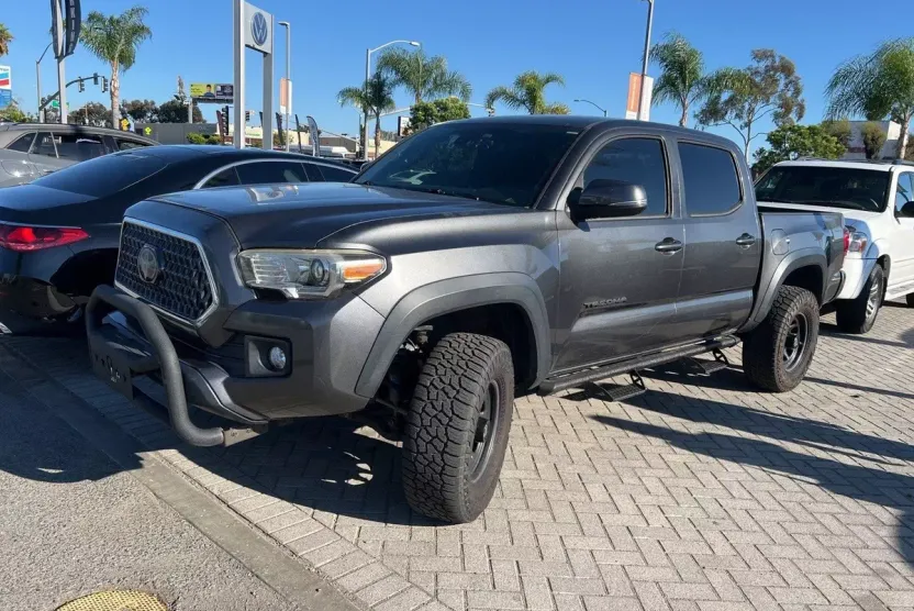2018 Toyota Tacoma SR5 TRD Pro Sport photo 1